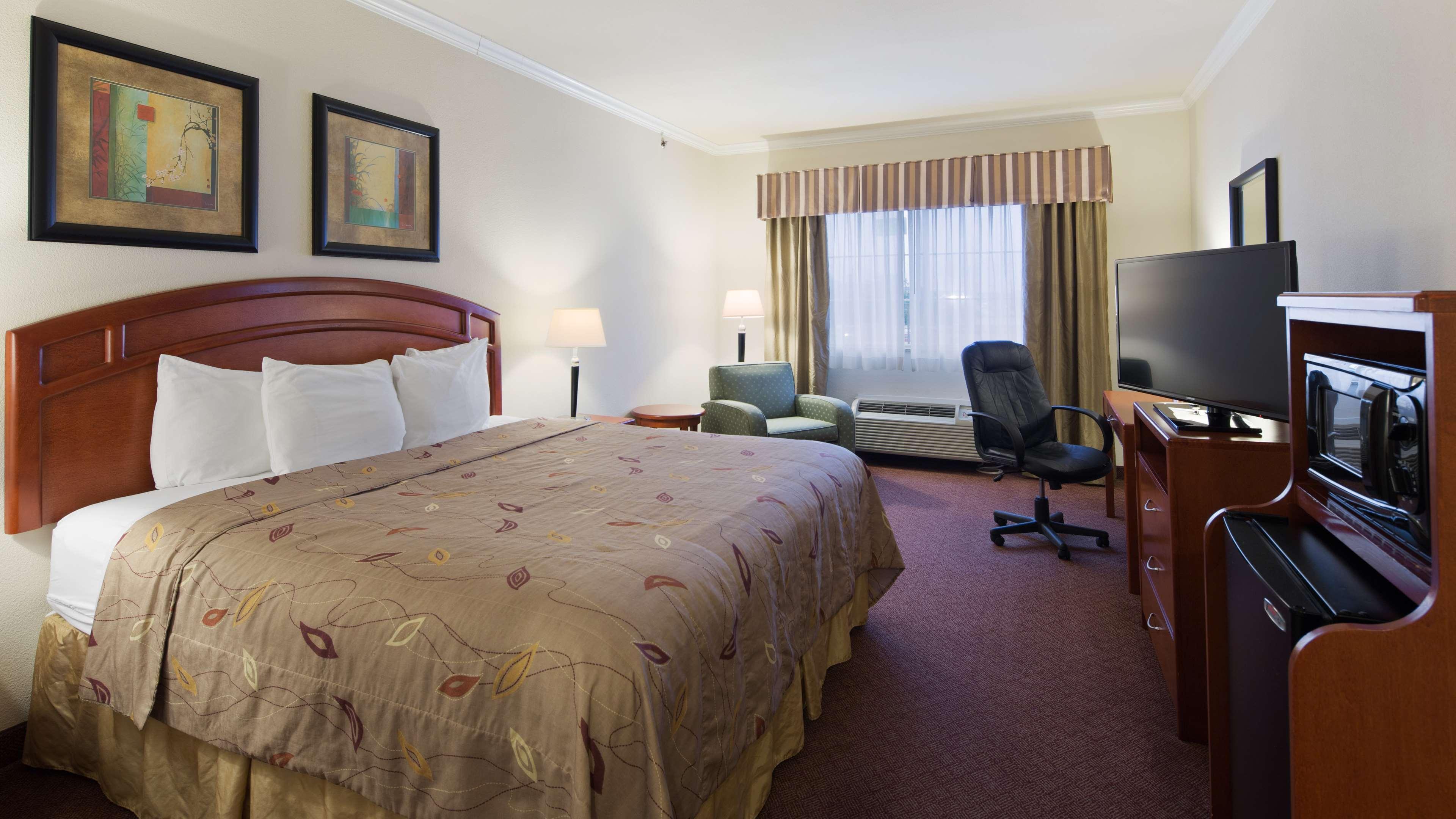 Best Western Inn & Suites Cleveland Exteriör bild