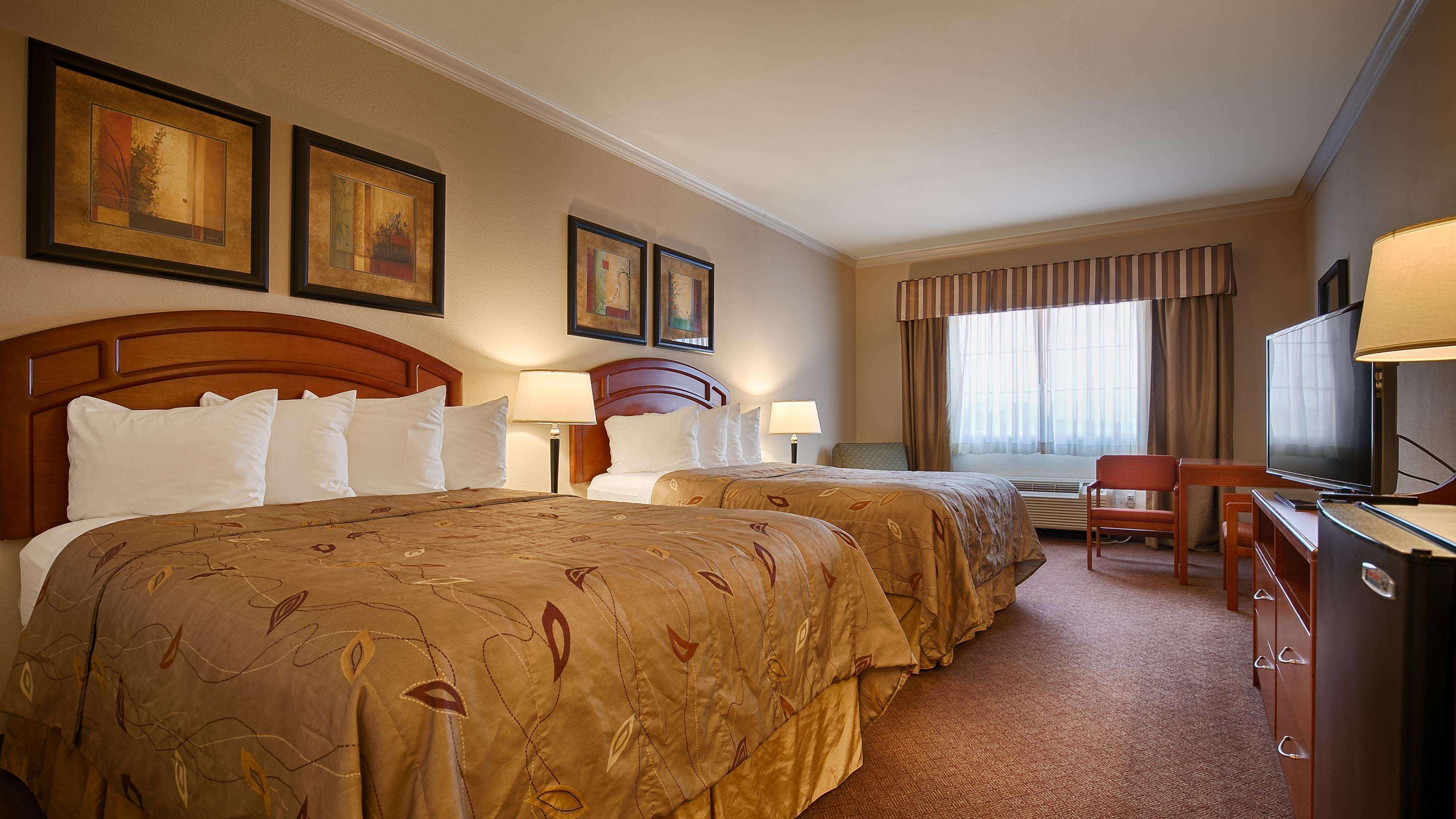 Best Western Inn & Suites Cleveland Exteriör bild