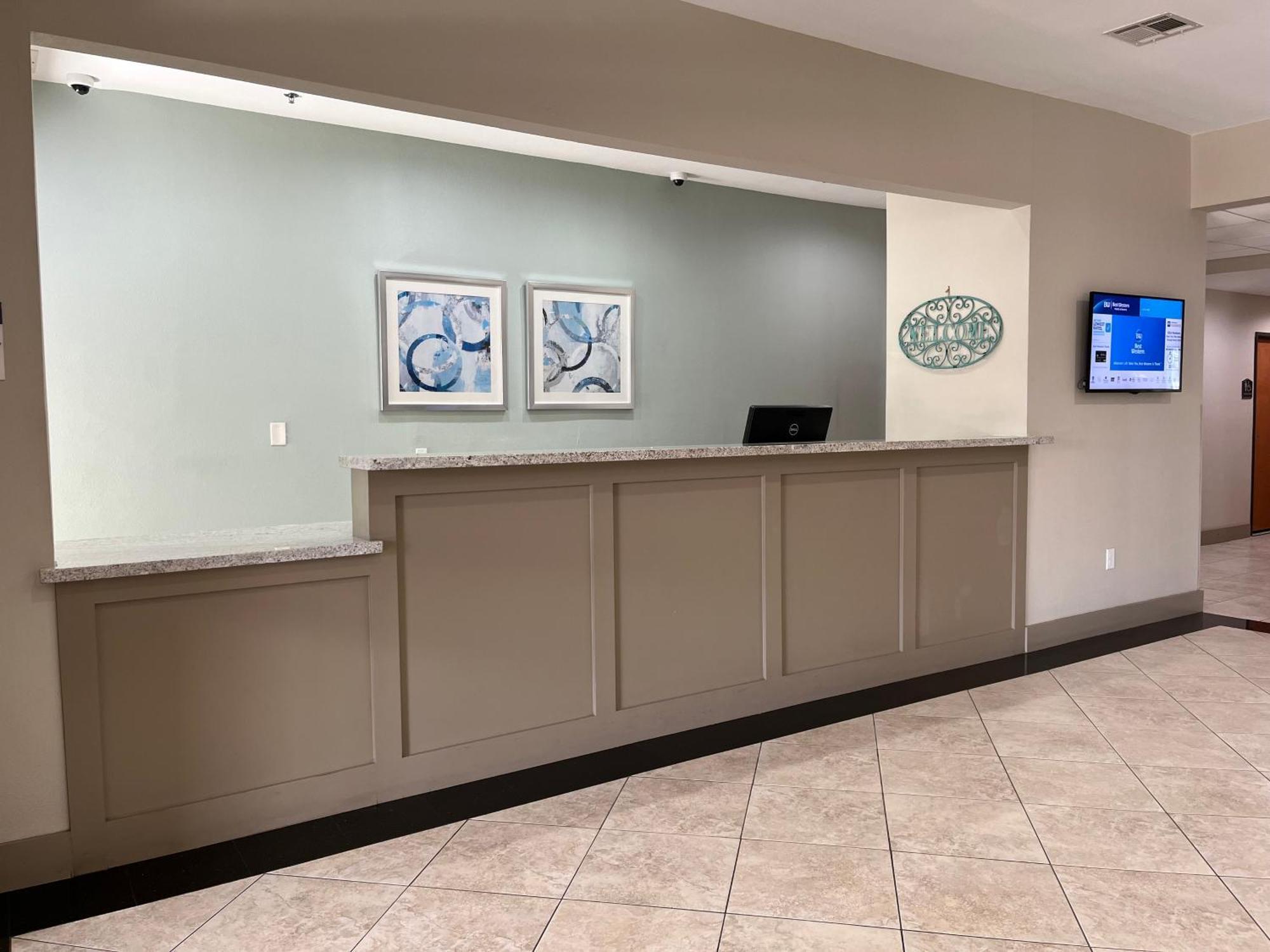 Best Western Inn & Suites Cleveland Exteriör bild