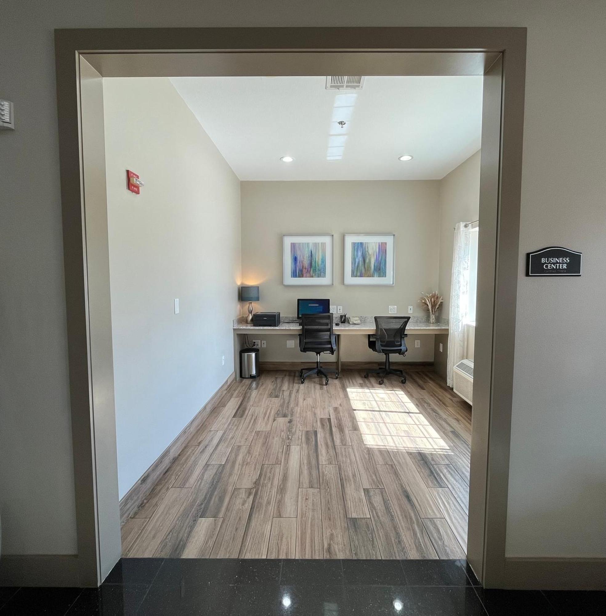 Best Western Inn & Suites Cleveland Exteriör bild