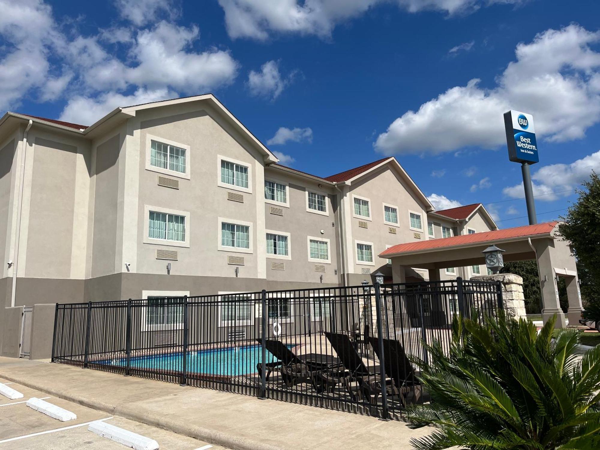 Best Western Inn & Suites Cleveland Exteriör bild
