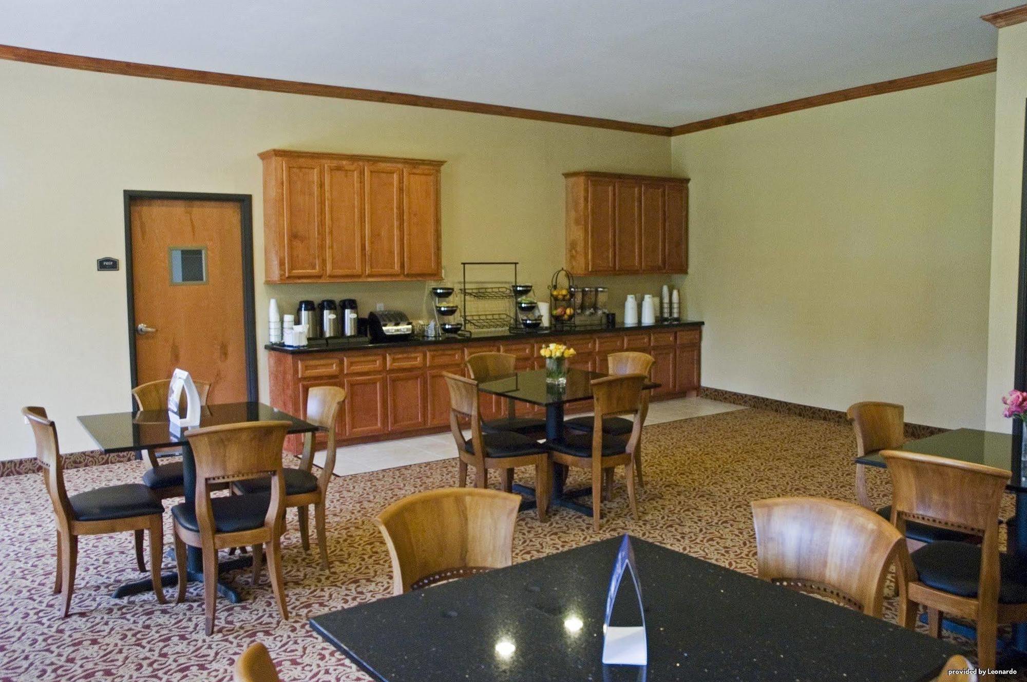Best Western Inn & Suites Cleveland Exteriör bild